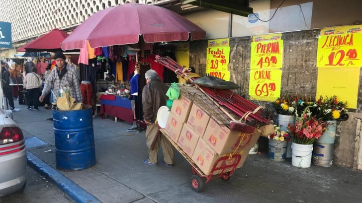 Estoy aclientada y de eso vivo: vendedores ambulantes no se quieren ir del centro de Guaymas