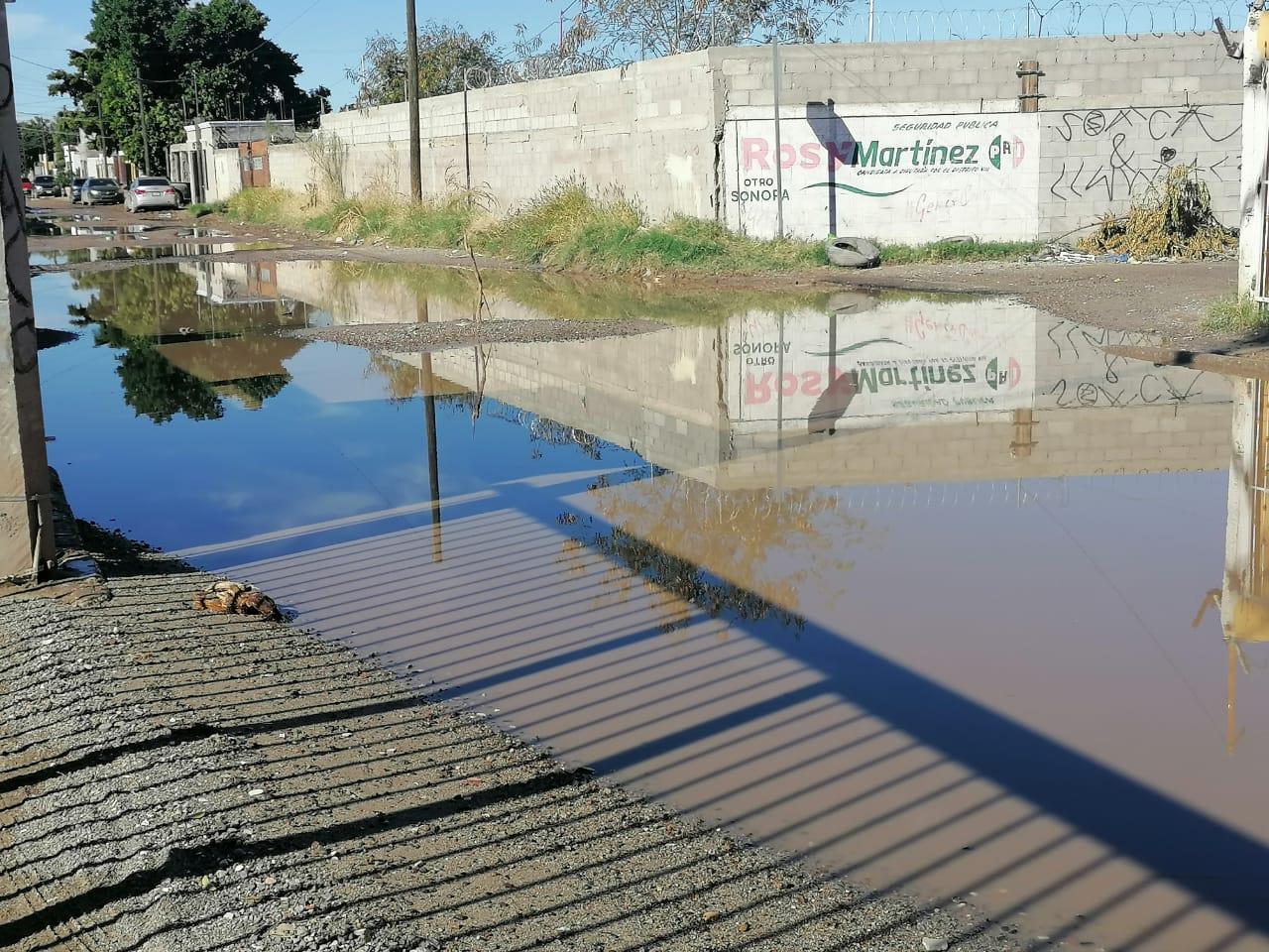 Como cuento de nunca acabar, las albercas siguen apareciendo en las calles de Nueva Castilla