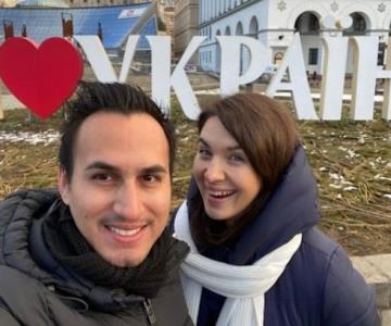 Alex Ricalday huye de Kiev con su esposa embarazada