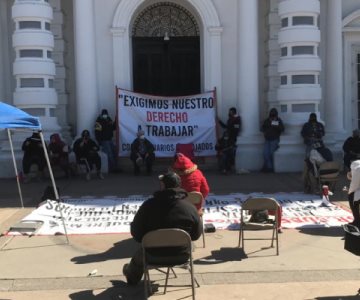Ex concesionarios de transporte en Hermosillo plantan ruidosa manifestación en Palacio de Gobierno