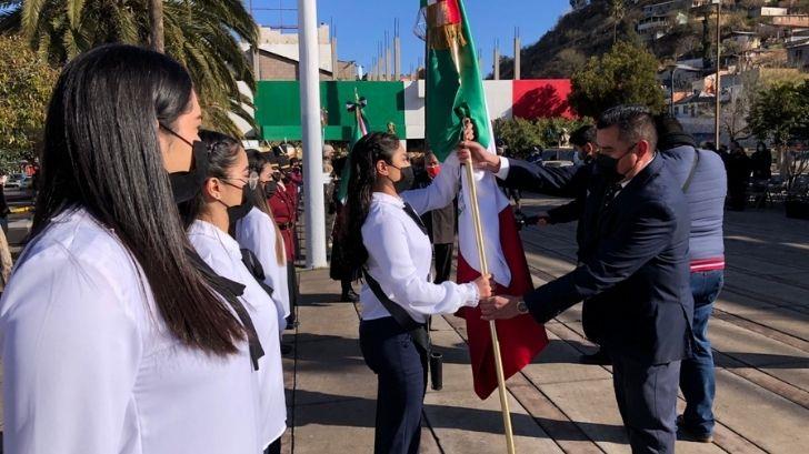 Celebran ceremonia del Día de la Bandera en Nogales