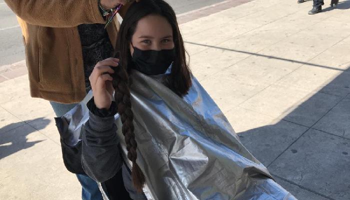 Alberto y Jazmín siguen Ayudando de Corazón recolectando cabello para pelucas oncológicas