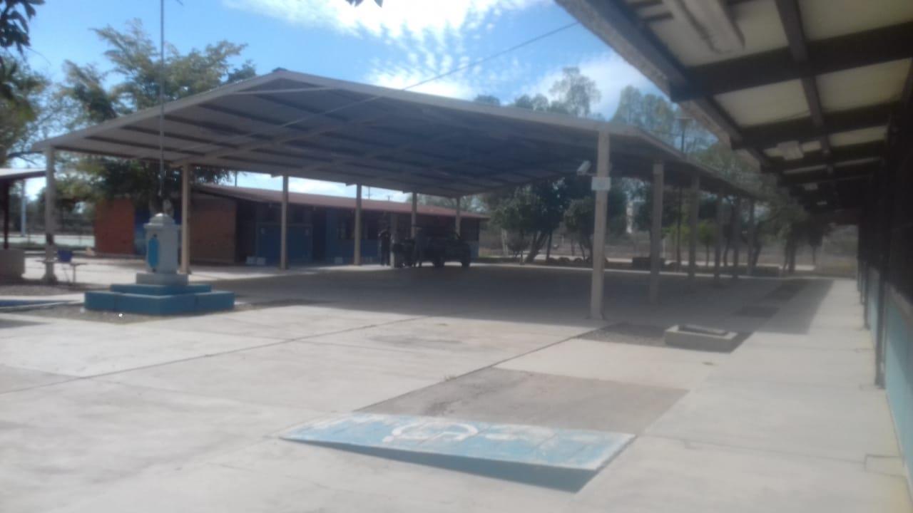 Escuela sin luz en Navojoa recibe apoyo de la SEC