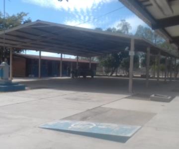 Escuela sin luz en Navojoa recibe apoyo de la SEC