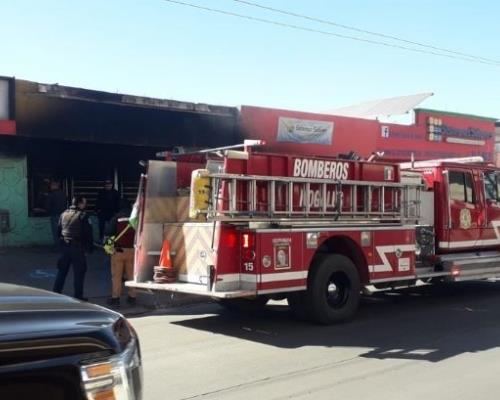 Se incendia comercio en Nogales