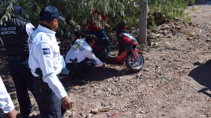 Joven motociclista cae a un barranco de 5 metros de profundidad