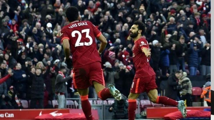 Liverpool remonta y mantiene racha de triunfos