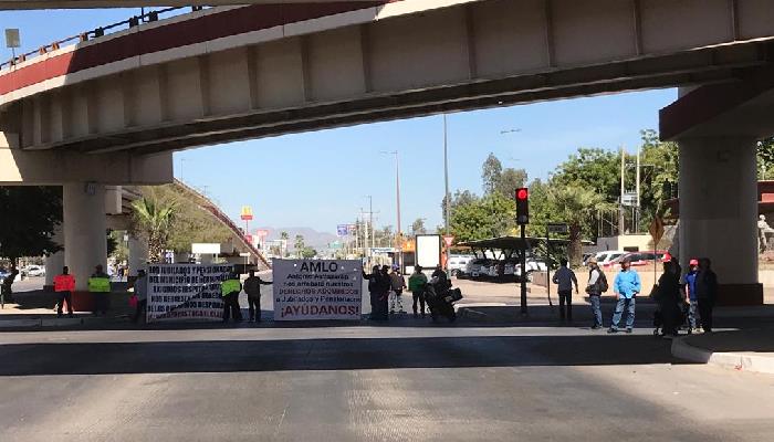 Jubilados del Ayuntamiento cierran el cruce Luis Encinas y Solidaridad; 39 días de protestas sin respuesta