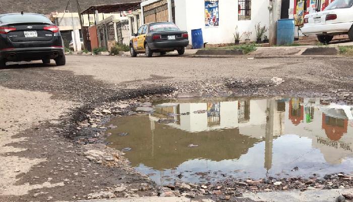 Guaymas: exigen reparación de calle y drenaje en Las Praderas