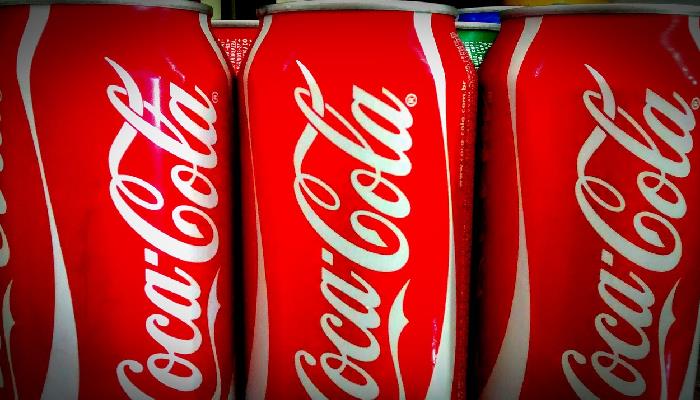 Coca-Cola deja de operar en Rusia por ataques a Ucrania