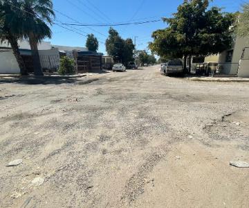 Pavimento en mal estado y basura, problemas añejos en la colonia Misión de Hermosillo