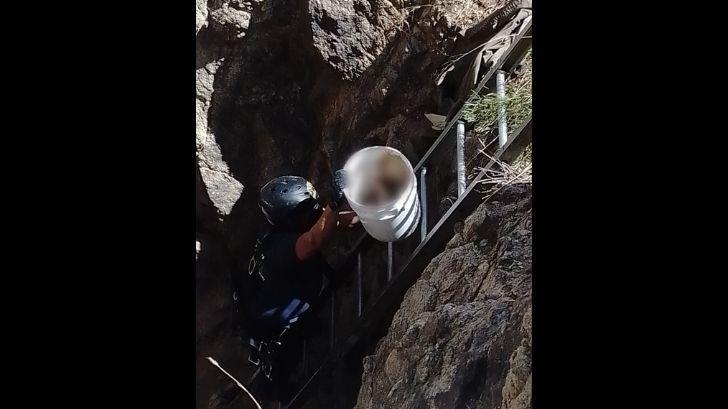 Localizan restos óseos en una cueva en Nogales