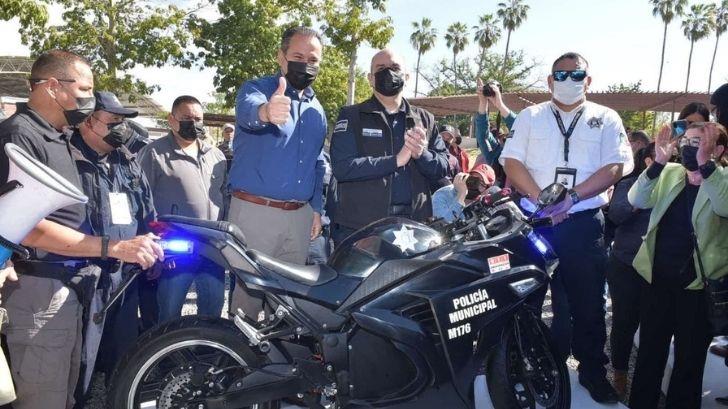 Entregan motocicletas eléctricas a Policía Municipal