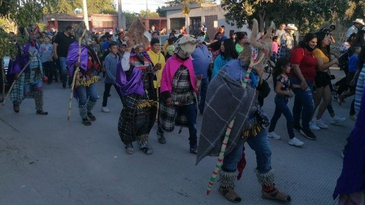 Fariseos peregrinan sin incidentes por la Perla del Mayo