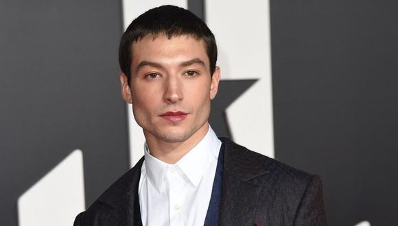 Pausarán proyectos cinematográficos de Ezra Miller