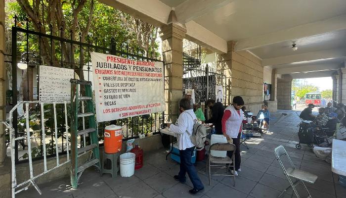 Jubilados y pensionados esperan el miércoles como día clave para mantener su plantón