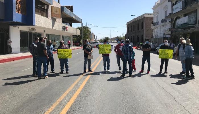 Extrabajadores de CFE se manifiestan en Guaymas