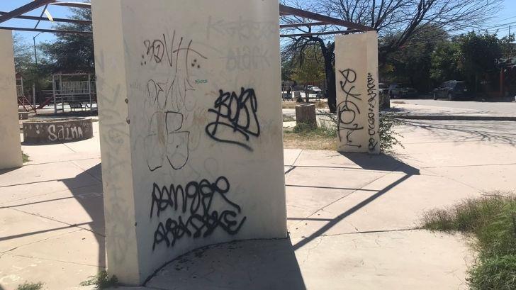 Vecinos de El Apache denuncian parque abandonado y en deterioro