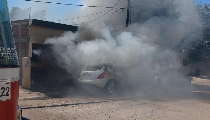Perdida total resultó un vehículo incendiado en Navojoa
