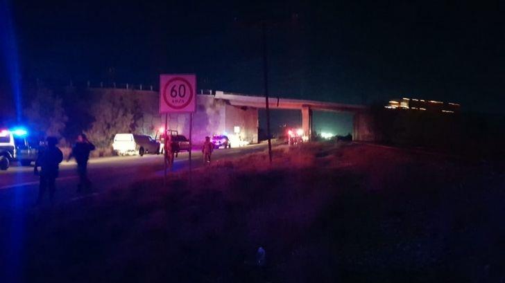 Localizan cuerpos colgados en puente del Libramiento Obregón-Hermosillo