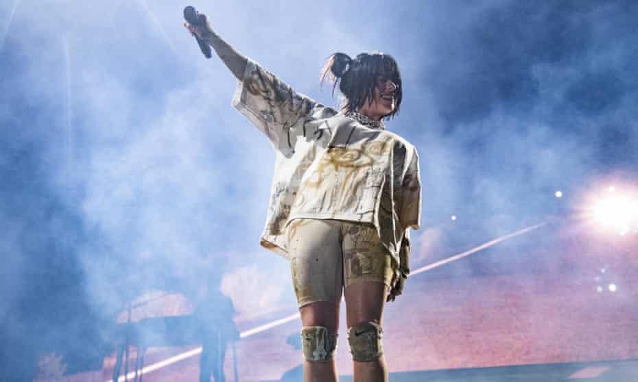 Billie Eilish cierra con sorpresas el segundo día en Coachella