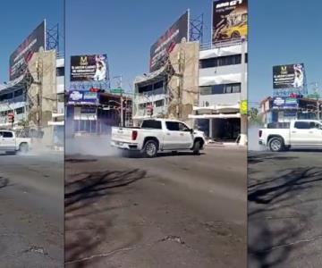 Video viral muestra camioneta haciendo trompos en pleno bulevar Rodríguez