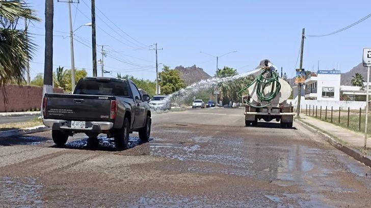 Reparan escandalosa fuga de drenaje en bulevares de Guaymas