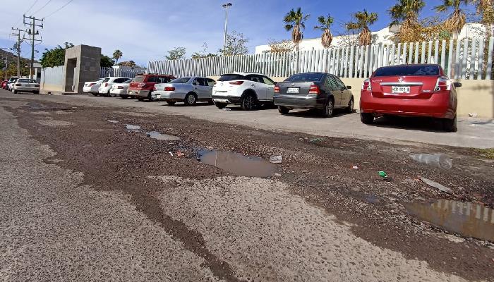 Fuga de drenaje en Hospital General de Guaymas no ha sido reparada