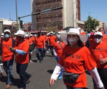 SNTE 54 pide mejoras en la SS en la marcha del Día del Trabajo