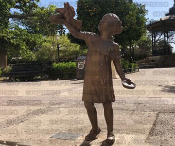 IMCA llama a respetar estatuas del centro histórico de Hermosillo
