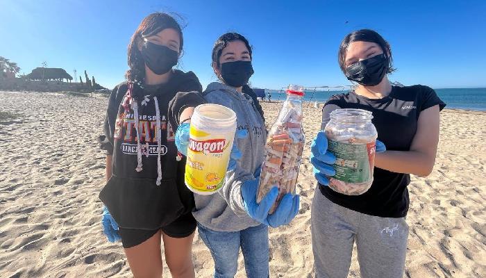 Desintoxican las playas de Bahía de Kino recolectando 20 mil colillas de cigarro