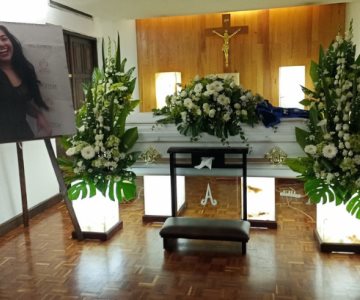 Familiares dan último adiós a Yolanda Martínez
