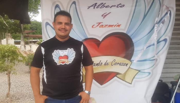 Alberto Salazar inculca altruismo a sus hijas