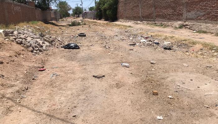 Condiciones de las calles del Sahuaro contrastan en tan solo metros