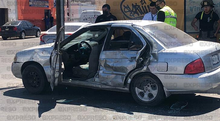 Fuerte accidente en el centro de Hermosillo deja a dos mujeres lesionadas