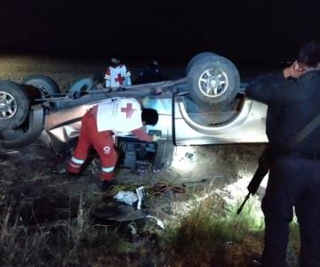 Etchojoa: conductor pierde el control y vuelca en carretera a Buaysiacobe