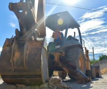 Arrancan trabajos de pavimentación en vialidad de colonia Palo Verde
