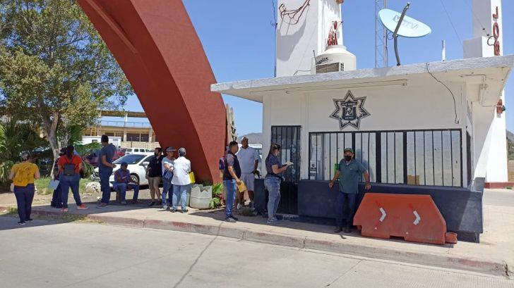 Regularización de autos en Guaymas arranca con retraso y lentitud