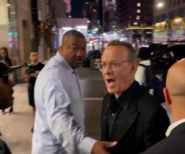 Tom Hanks se enfurece con multitud de fans en Nueva York
